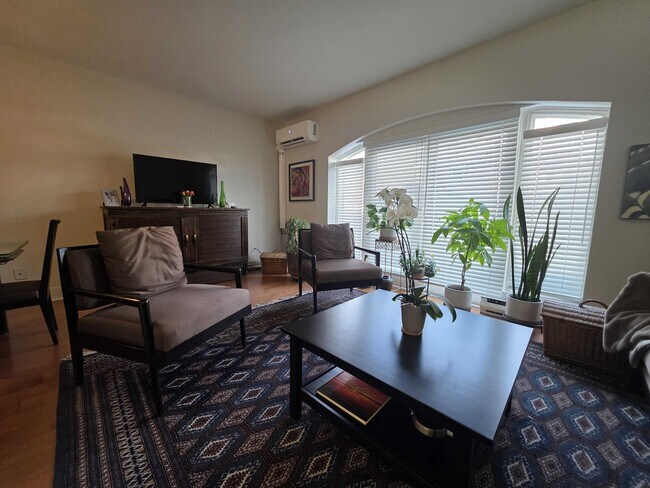 2 Bay St in Kingston, ON - Building Photo - Building Photo