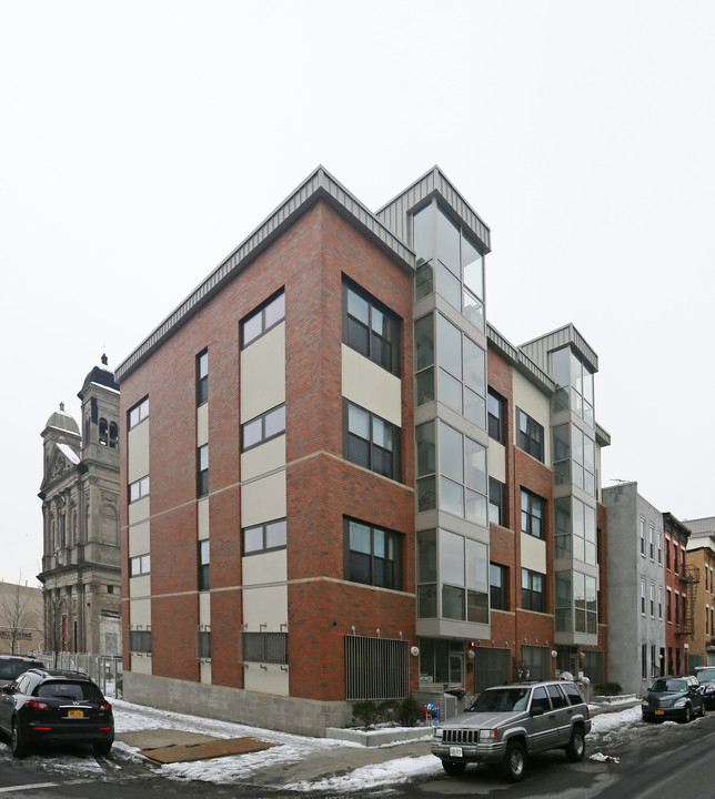 2372 Atlantic Ave in Brooklyn, NY - Building Photo