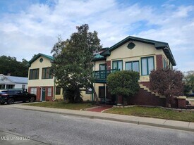 133 Hopkins Blvd, Unit B in Biloxi, MS - Building Photo