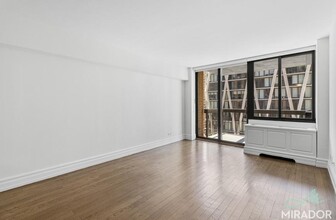145 W 67th St in New York, NY - Building Photo - Building Photo