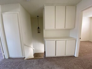 258 Green Moor Pl in Thousand Oaks, CA - Foto de edificio - Building Photo