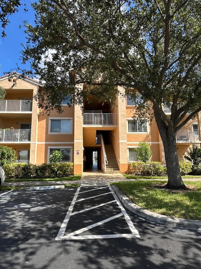 property at 261 SW Palm Dr
