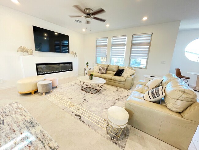 7773 Misty Oaks Ave in Las Vegas, NV - Building Photo - Building Photo