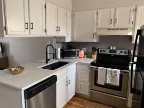 6702 S Independence St in Littleton, CO - Building Photo - Building Photo