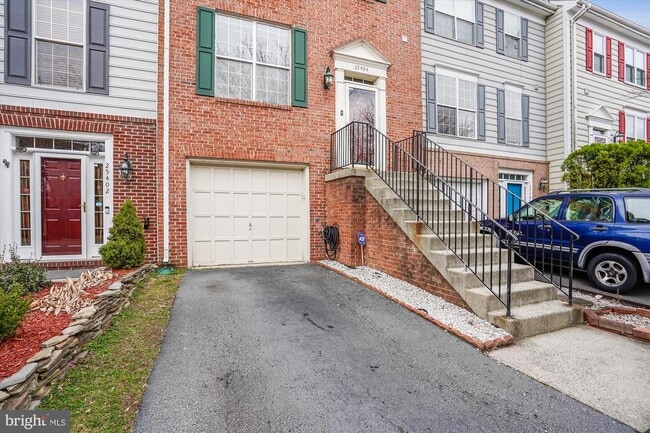 25404 Upper Clubhouse Dr