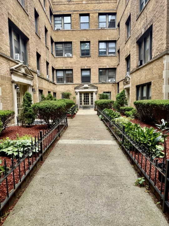3402 W Carmen Ave in Chicago, IL - Building Photo