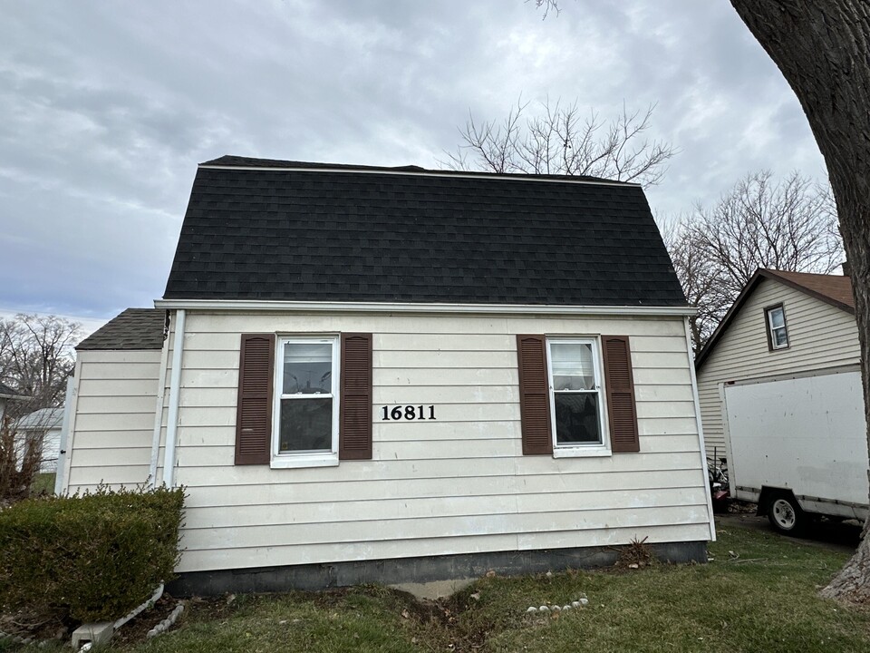 16811 Toepfer Dr in Eastpointe, MI - Building Photo