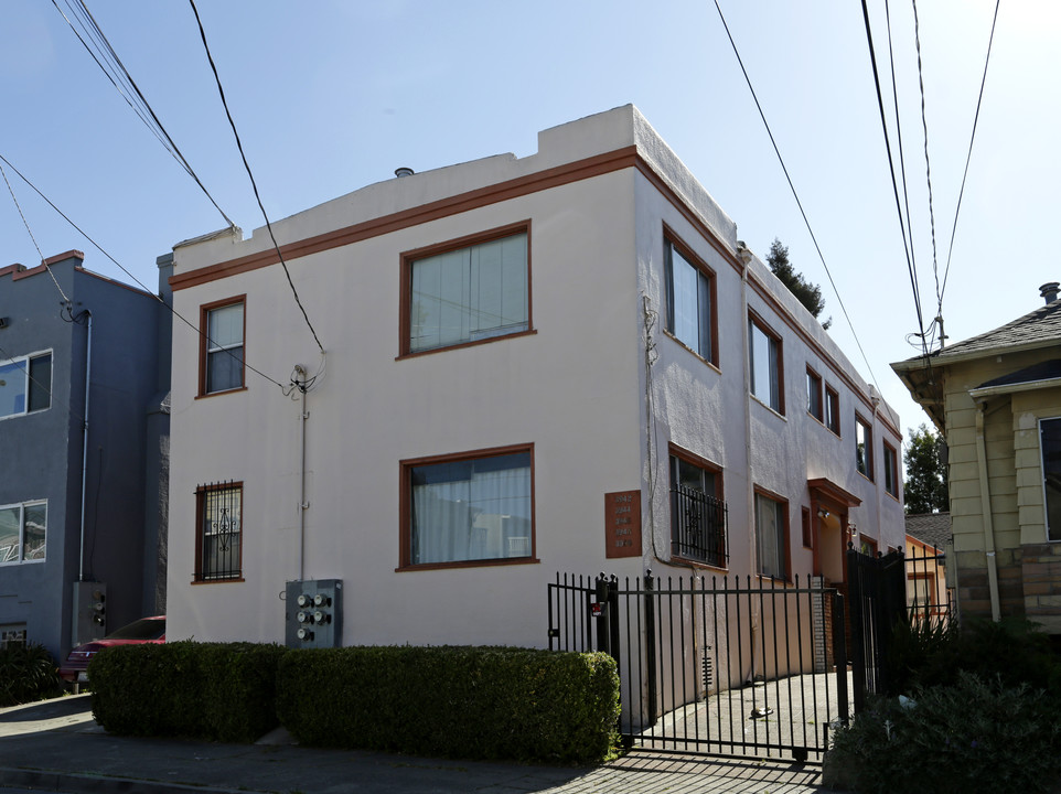 3942-3950 Ruby St in Oakland, CA - Building Photo