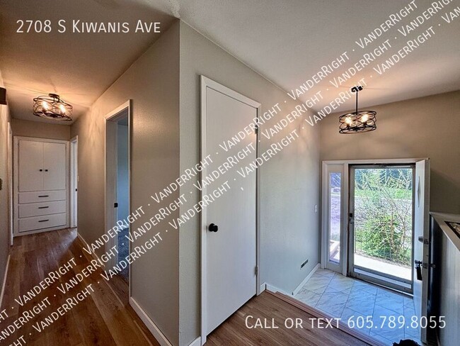property at 2708 S Kiwanis Ave