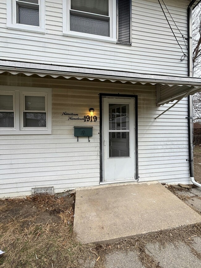 1919 Eagle Ct in Westland, MI - Building Photo - Building Photo