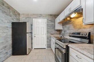 7145 Pearson Rd in Pensacola, FL - Building Photo - Building Photo