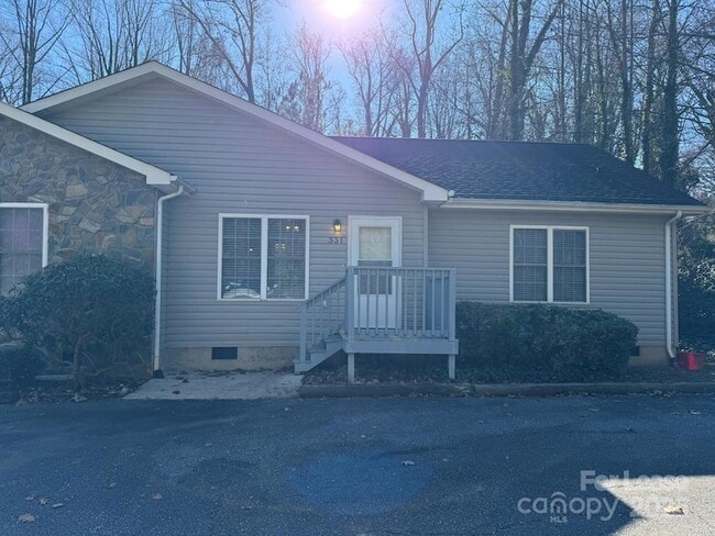 331 E I St in Newton, NC - Building Photo - Building Photo