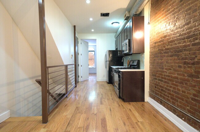 1311 Putnam Ave in Brooklyn, NY - Building Photo - Building Photo