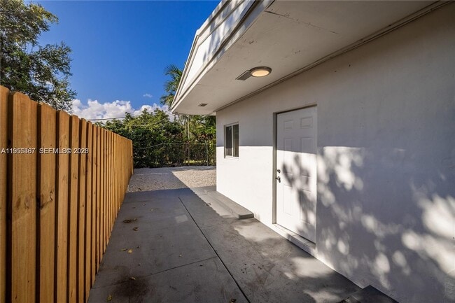 property at 2729 SW 18th St