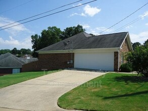 5018 Briarwood Ct in Phenix City, AL - Building Photo - Building Photo