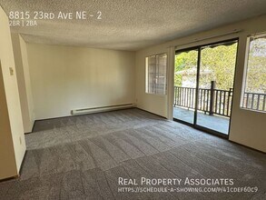 8815 23rd Ave NE in Seattle, WA - Building Photo - Building Photo