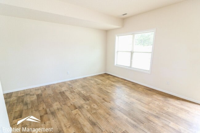 914 Vattier Street in Manhattan, KS - Foto de edificio - Building Photo