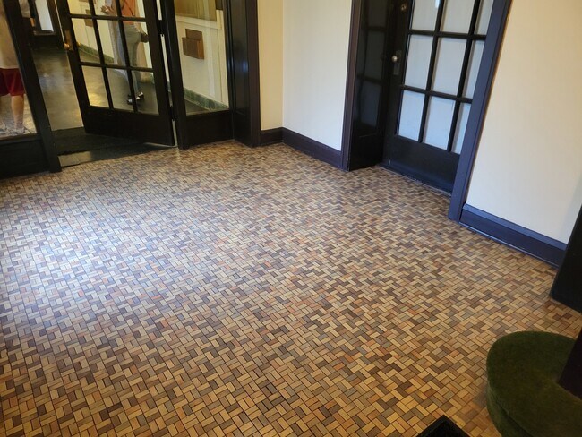 360 Ridge Ave in Evanston, IL - Building Photo - Building Photo