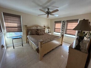 923 Villa Cir in Boynton Beach, FL - Foto de edificio - Building Photo