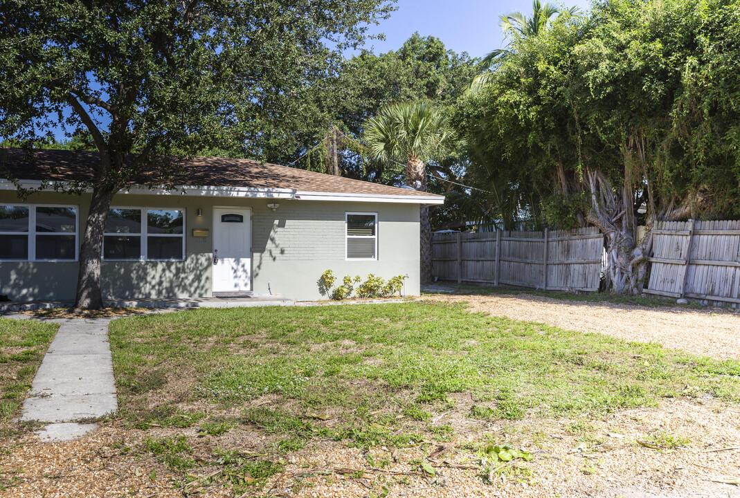 115 SW 6th St in Delray Beach, FL - Building Photo