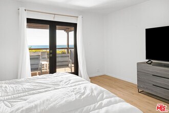 25143 Malibu Rd in Malibu, CA - Building Photo - Building Photo