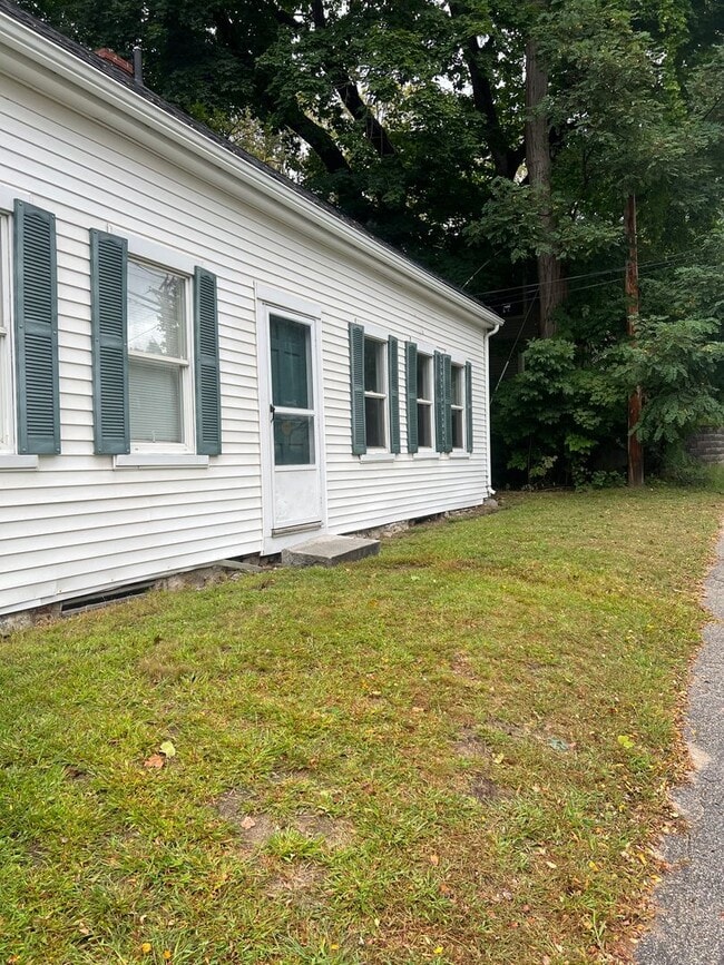 5 Elm St in Wolfeboro, NH - Building Photo - Building Photo