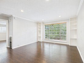 5353 Richmond Ave. in Houston, TX - Building Photo