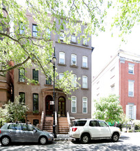 446 Clinton St in Brooklyn, NY - Building Photo - Building Photo