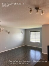 655 Hampton Cir in Saskatoon, SK - Building Photo - Building Photo
