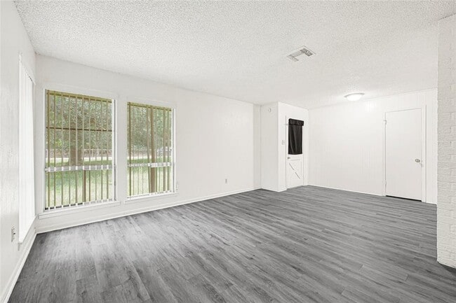 property at 1231 Country Ln