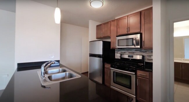 579 W Kinzie St in Chicago, IL - Foto de edificio - Building Photo