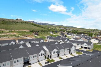 569 N Richland Valley St in Garden City, UT - Building Photo - Building Photo