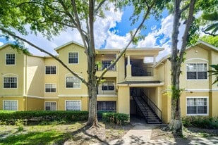 2624 Robert Trent Jones Dr in Orlando, FL - Building Photo