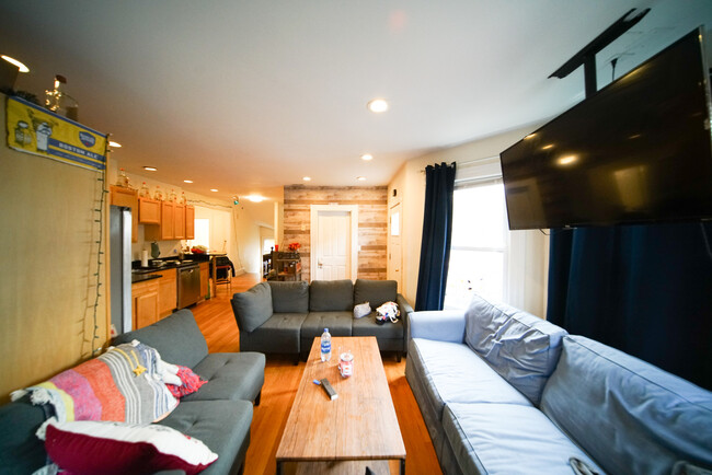 48 Ashford St, Unit 2