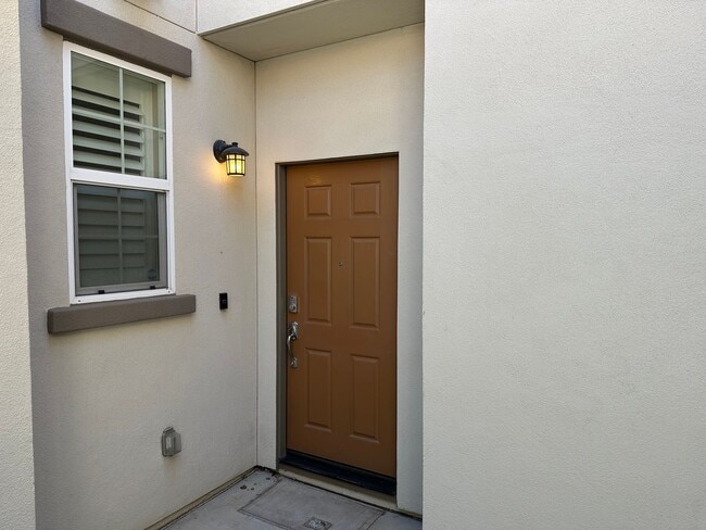 180 W Lucita Way in Mountain House, CA - Building Photo - Building Photo