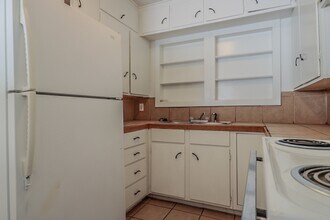 2108 38th St in Lubbock, TX - Building Photo - Building Photo