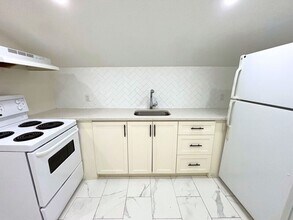 87 Victoria Ave N in Hamilton, ON - Building Photo - Building Photo