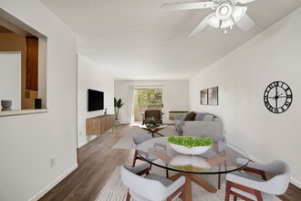 Madison Estates in Madison, WI - Building Photo - Building Photo