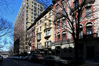 319 W 100th St in New York, NY - Building Photo - Building Photo