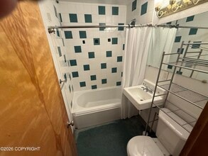 320 Bawden St in Ketchikan, AK - Building Photo - Building Photo