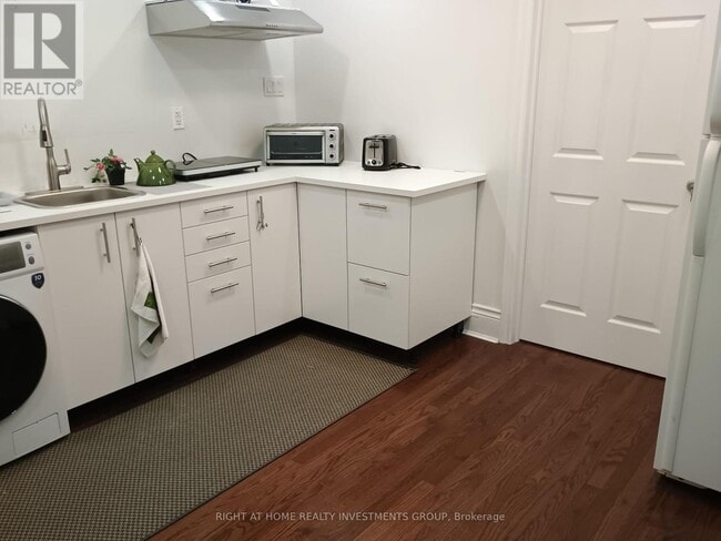 31 Barletta Dr in Vaughan, ON - Building Photo - Building Photo