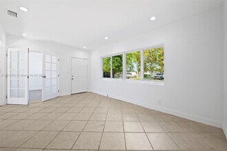 2444 Plunkett St in Hollywood, FL - Building Photo - Building Photo