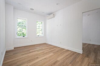 270 Garden St in Roslyn Heights, NY - Building Photo - Building Photo