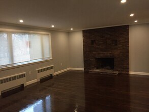 793 Dedham St in Newton, MA - Building Photo - Building Photo