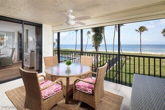 10525 Gulf Shore Dr in Naples, FL - Building Photo - Building Photo