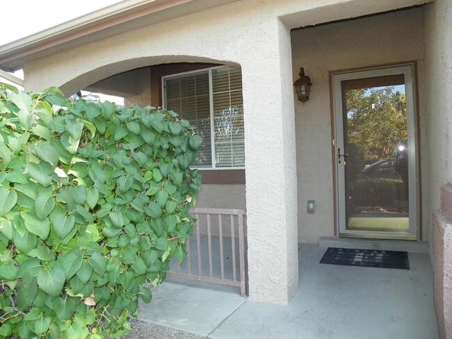 532 Soothing Meadows Dr NE in Rio Rancho, NM - Building Photo - Building Photo
