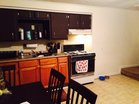 2675 South 18th Street Apartamentos