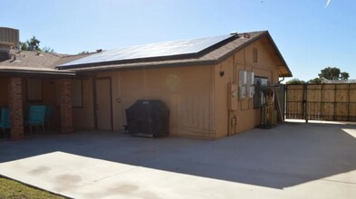 14401 N 52nd Ln in Glendale, AZ - Foto de edificio - Building Photo