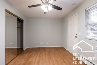 4608 N Dover St, Unit 2C in Chicago, IL - Building Photo - Building Photo