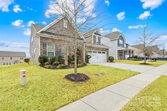 2207 Restina Dr in Waxhaw, NC - Foto de edificio - Building Photo